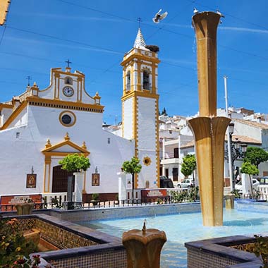 The Plaza de la Constitución y church, Nuestra Señora del Carmen, Prado del Rey